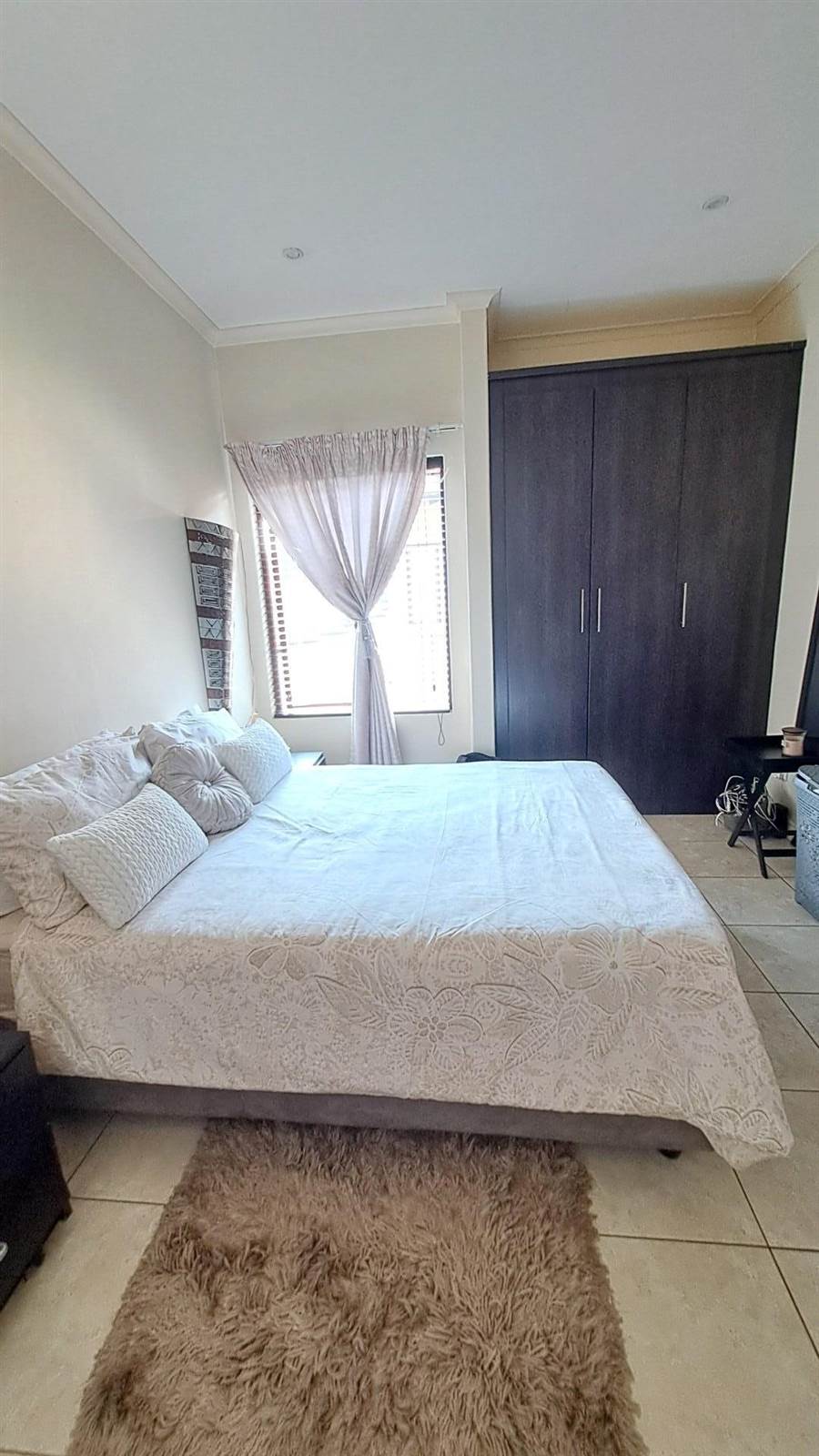 2 Bed Apartment in Pretorius Park photo number 15