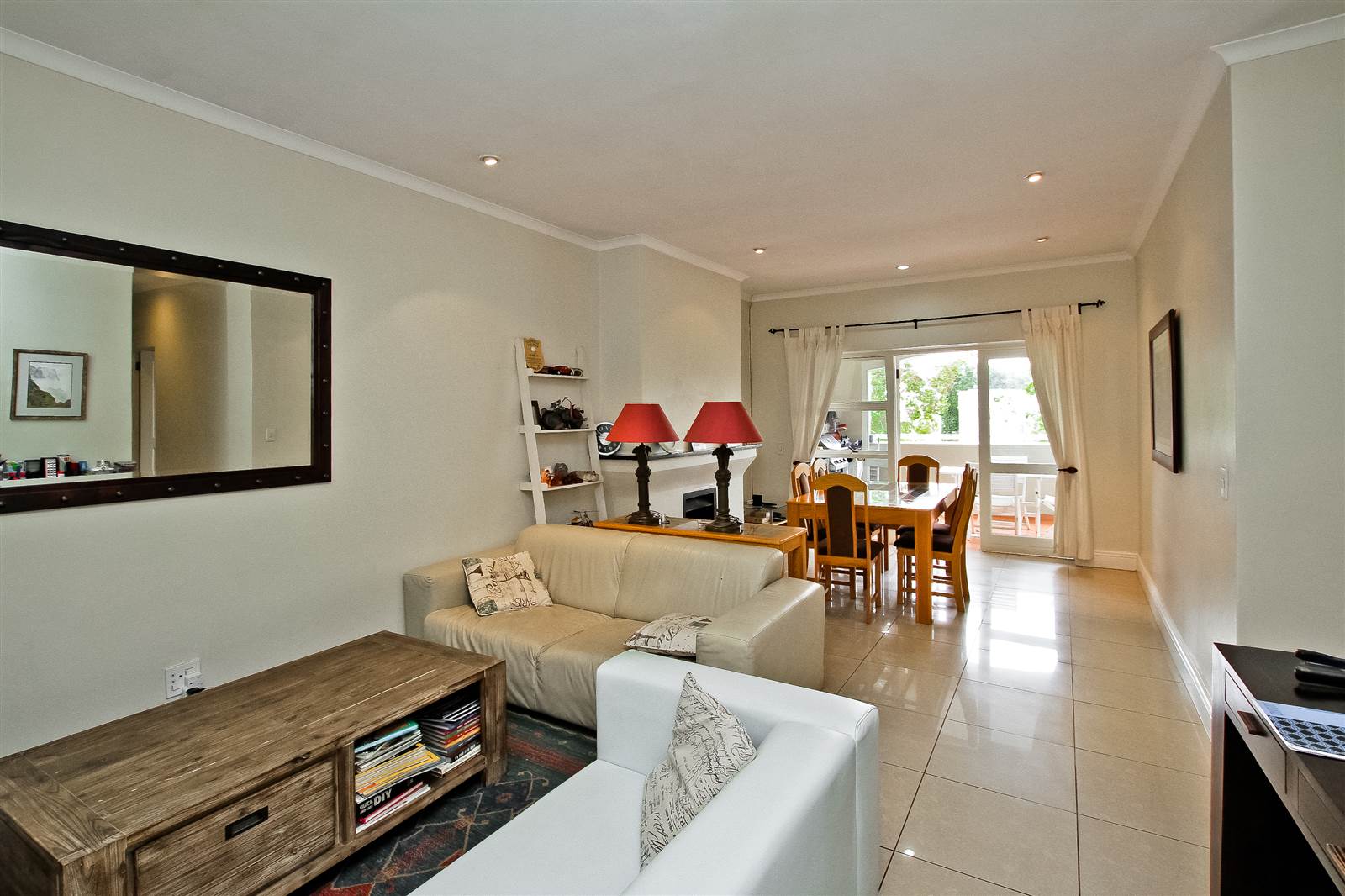 2 Bed Townhouse in Sandown photo number 8
