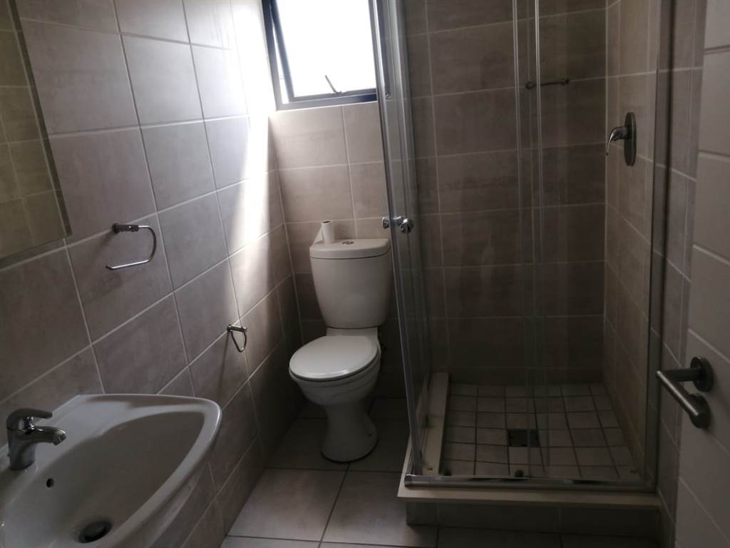 3 Bed Apartment in Modderfontein photo number 11