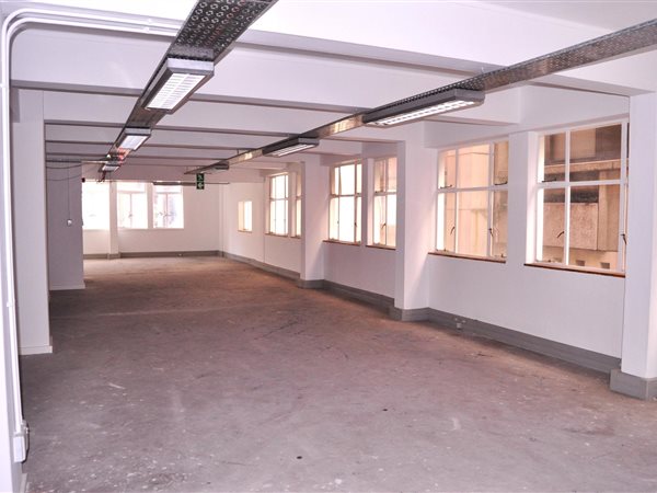 372  m² Office Space