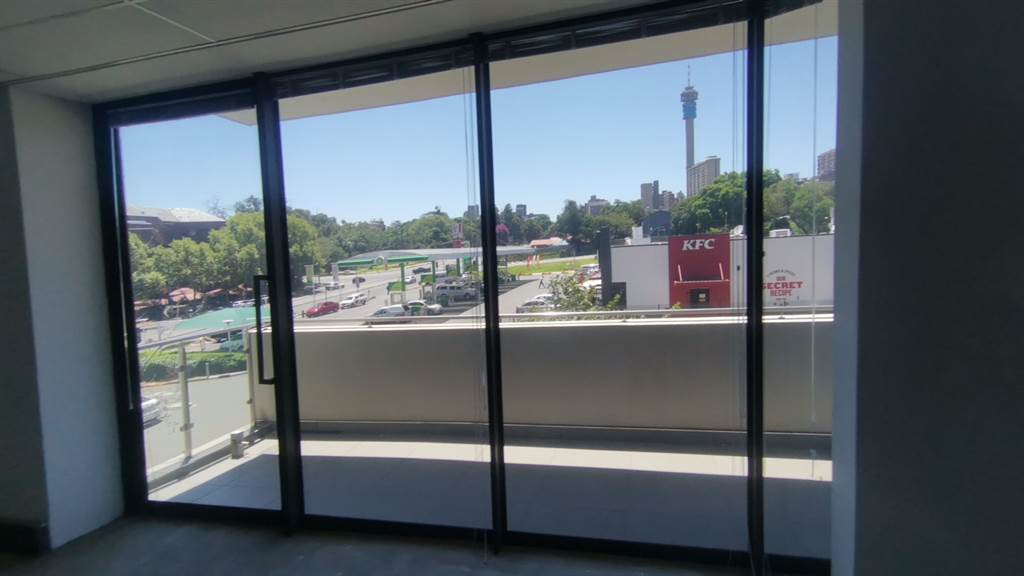 433  m² Commercial space in Parktown photo number 18