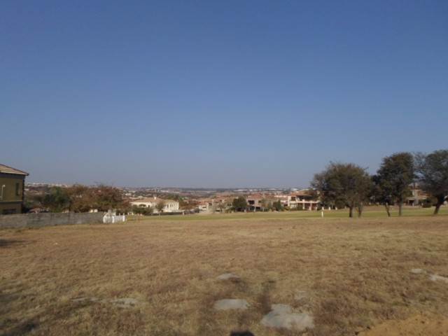 1000 m² Land available in Blue Valley Golf Estate photo number 2