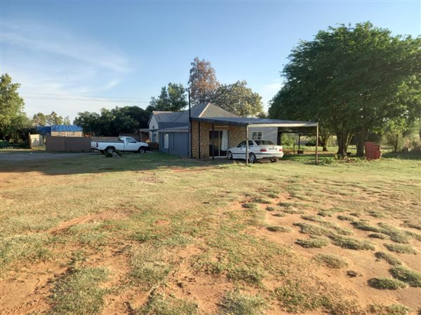 2 Bed House in Bloemfontein Farms
