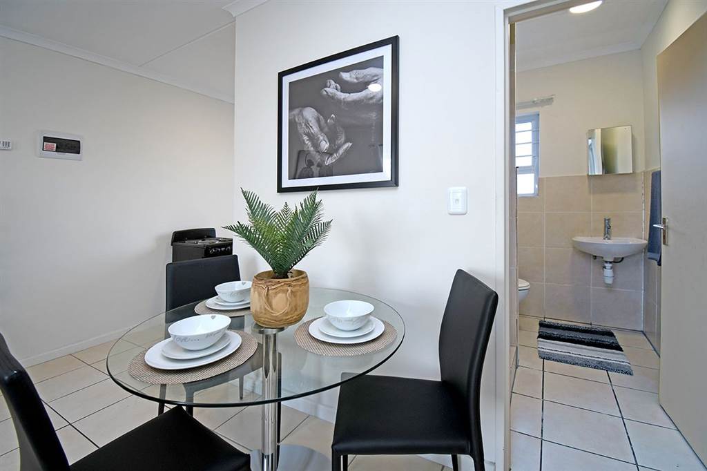 2 Bed Apartment in Eersterivier South photo number 13