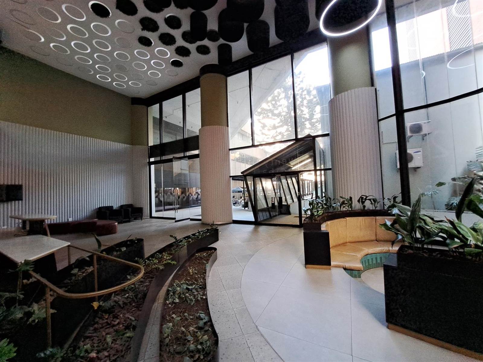 737  m² Office Space in Pretoria Central photo number 3