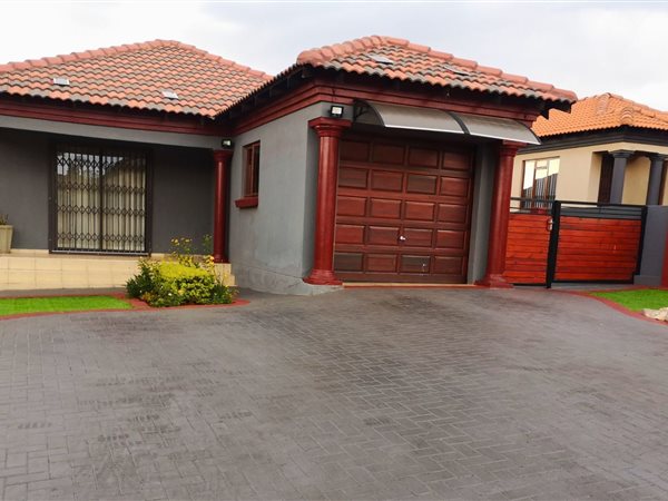 3 Bed House in Amandasig