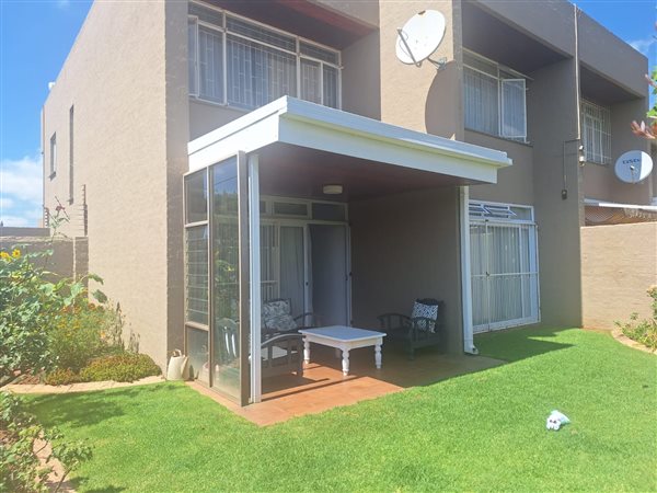 3 Bedroom Duplex 3 Bedroom Duplex