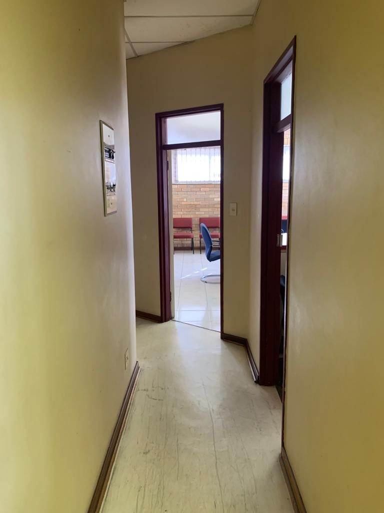 317  m² Commercial space in Uitenhage Central photo number 12