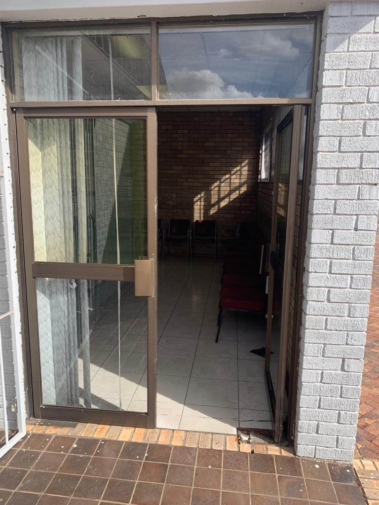 317  m² Commercial space in Uitenhage Central photo number 9
