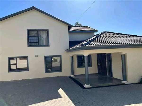 6 Bedroom House 6 Bedroom House