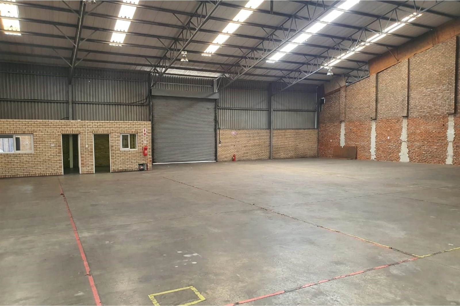 750  m² Industrial space in Deal Party photo number 6