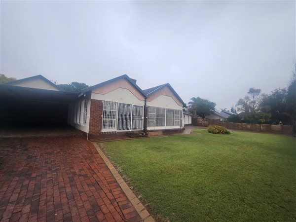 4 Bedroom House 4 Bedroom House