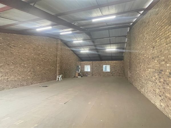 274  m² Industrial space