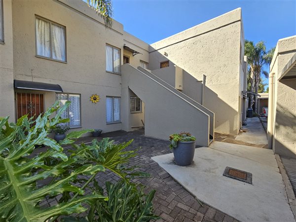 2 Bedroom Townhouse 2 Bedroom Townhouse