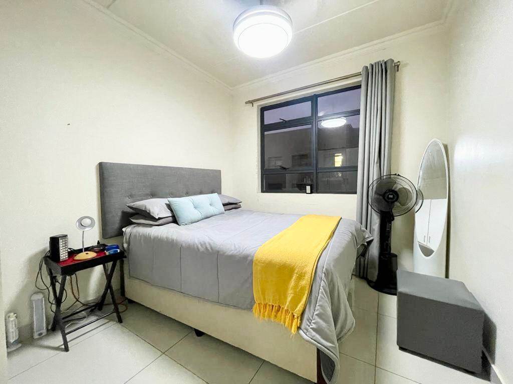 2 Bed Apartment in Umhlanga Ridge photo number 4