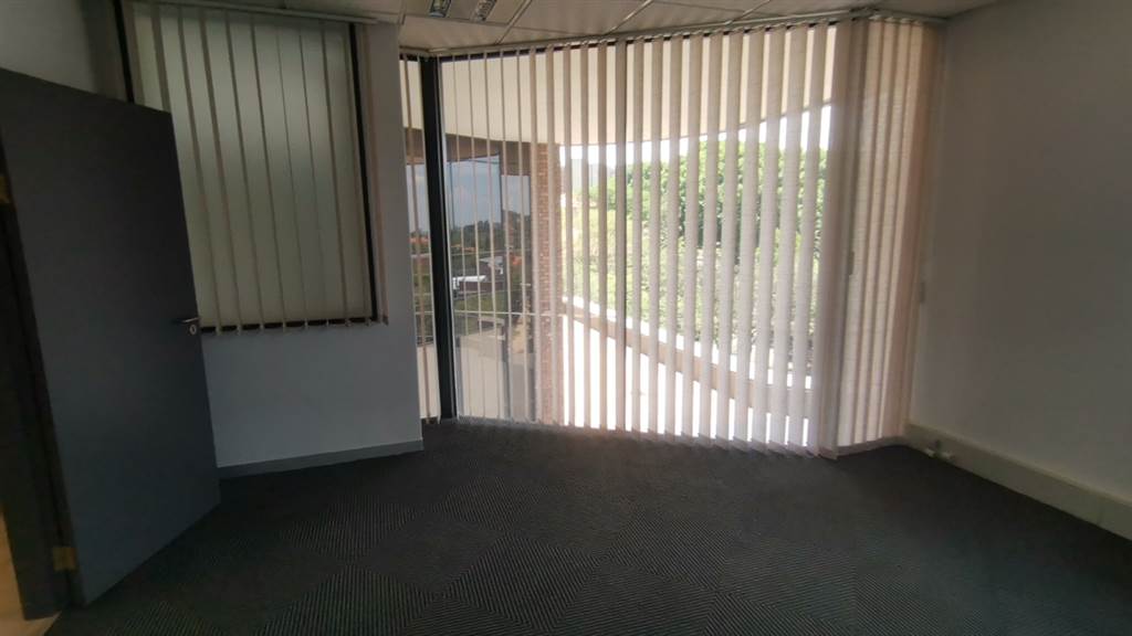326  m² Commercial space in Parktown photo number 10