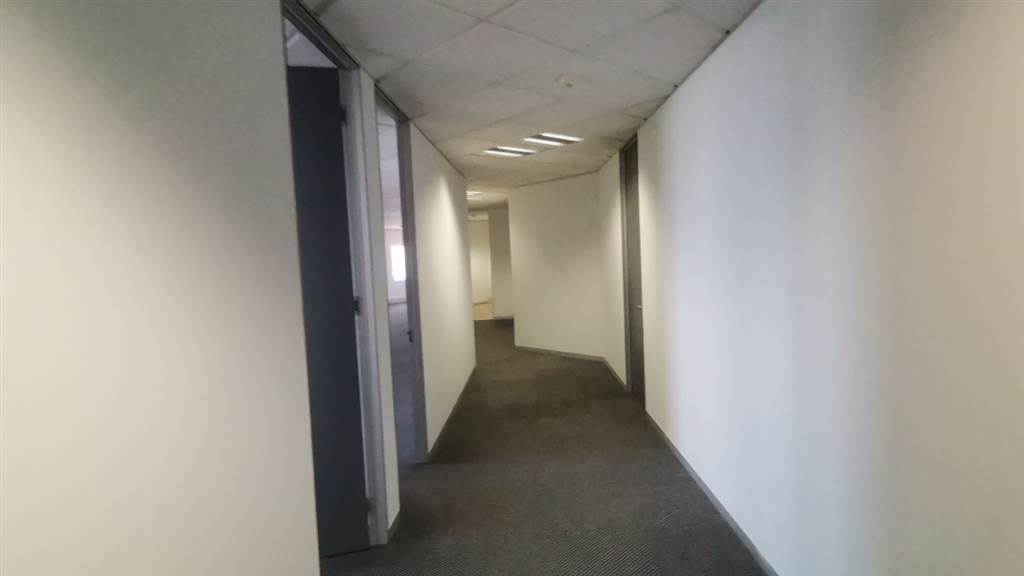 326  m² Commercial space in Parktown photo number 18