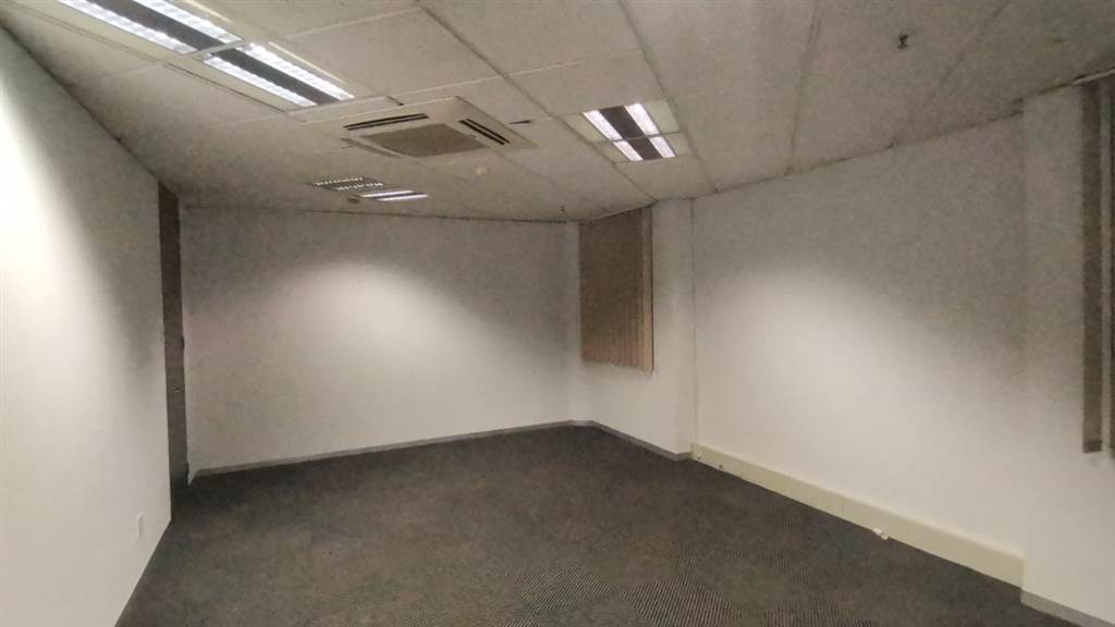 326  m² Commercial space in Parktown photo number 16