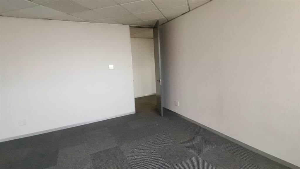 326  m² Commercial space in Parktown photo number 23