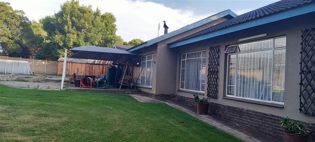 5 Bed House in Harrismith photo number 2