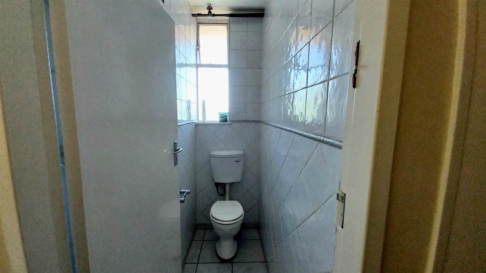 3 Bed Flat in Witbank photo number 9