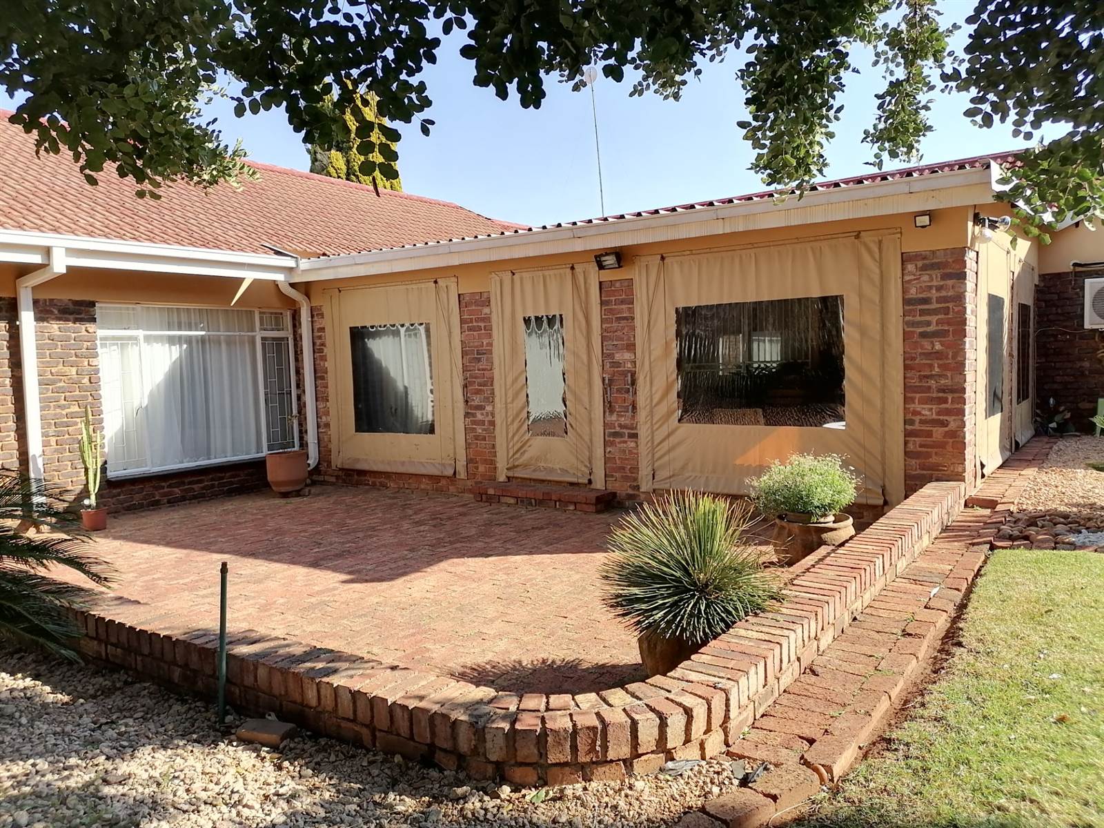 5 Bed House in Hartbeesfontein photo number 5