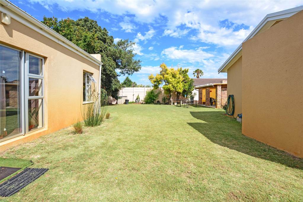 3 Bed House for sale in Bothasig T4574175 Private Property