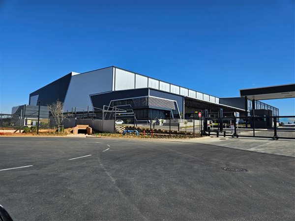 8 500  m² Industrial space