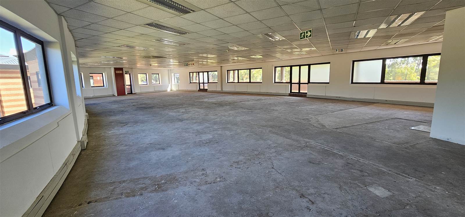 327  m² Commercial space in Bedfordview photo number 11
