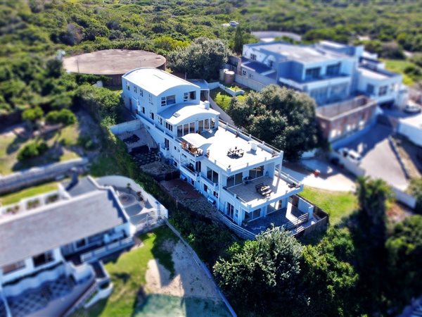 11 Bedroom House 11 Bedroom House