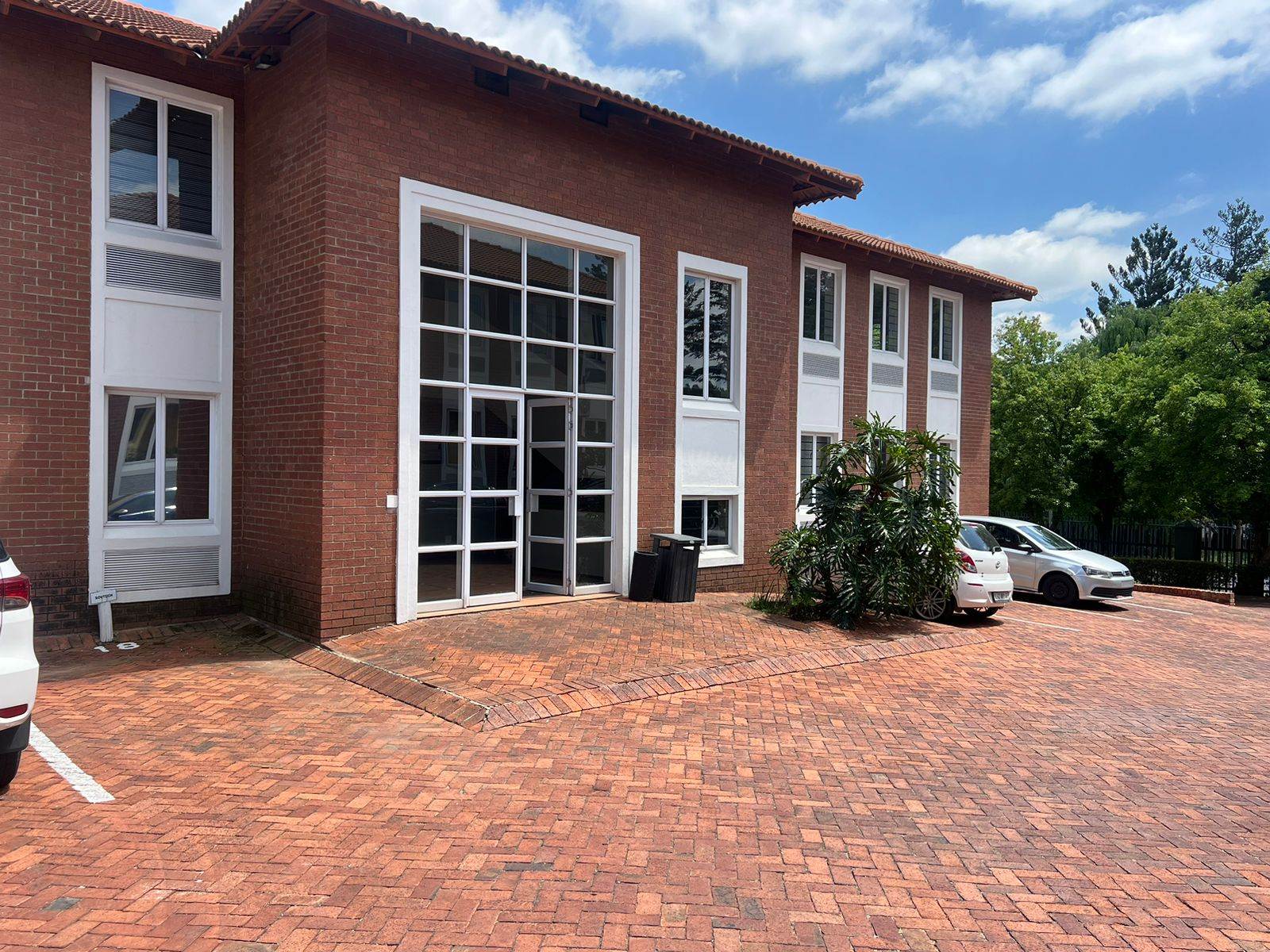 108  m² Commercial space in Craighall Park photo number 1