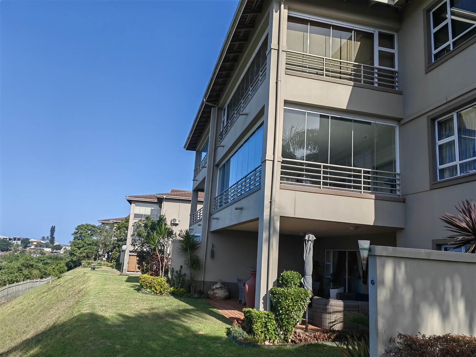 4 Bed Apartment in Ballito photo number 3