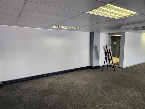 160  m² Office Space