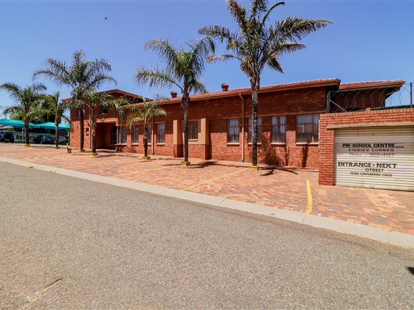 1320  m² Commercial space in Lenasia South