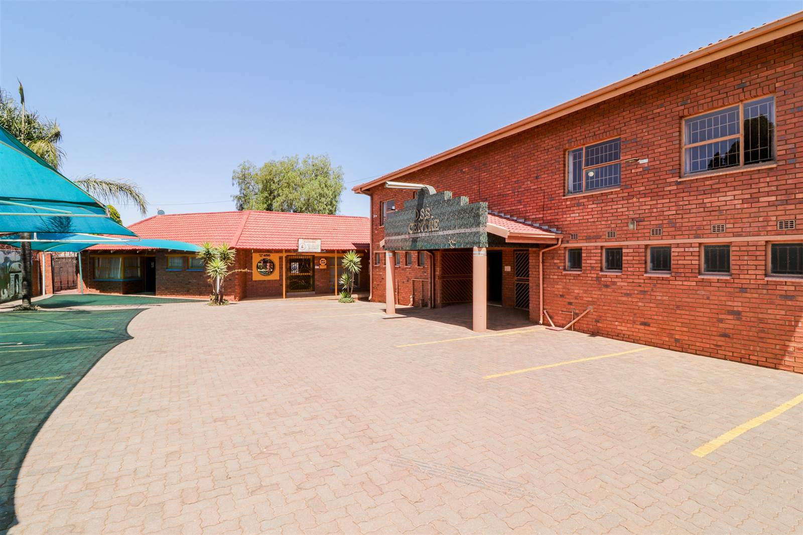 1320  m² Commercial space in Lenasia South photo number 4