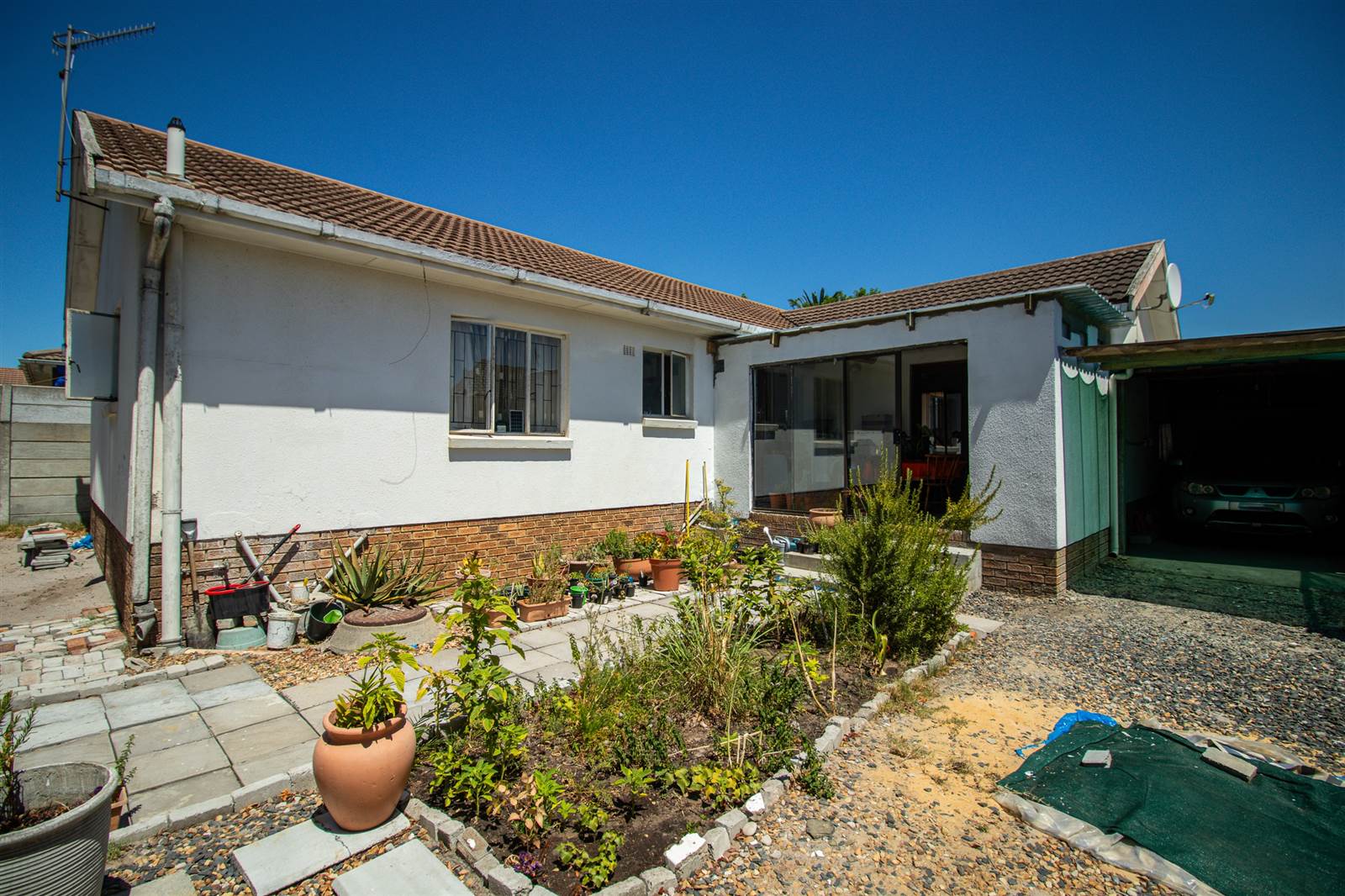 5 Bed House in Bernadino Heights photo number 13