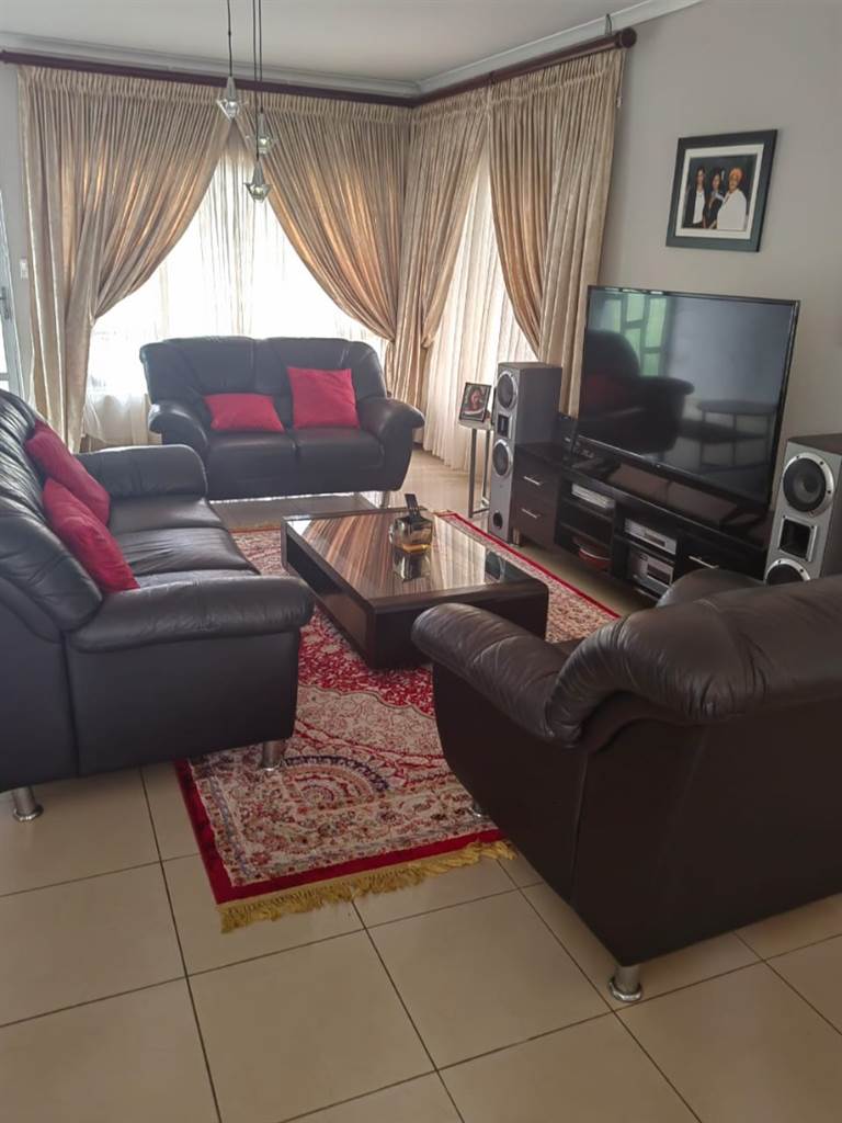 3 Bed House in Kloof photo number 5