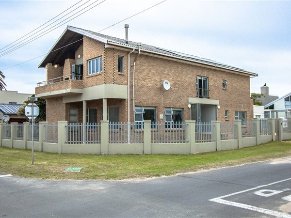 5 Bedroom House 5 Bedroom House