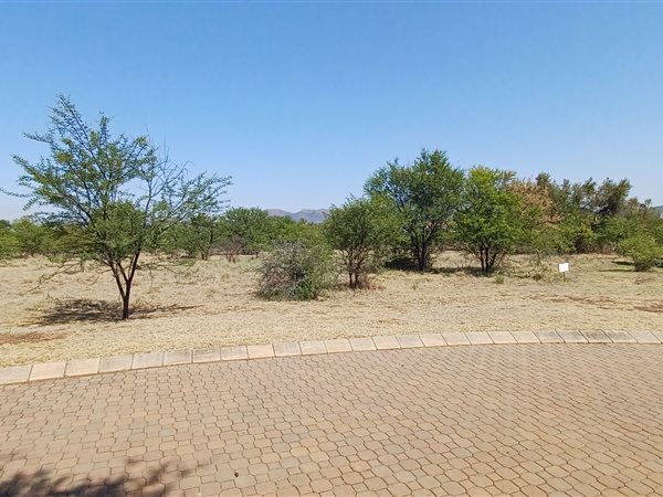 1 265 m² Land