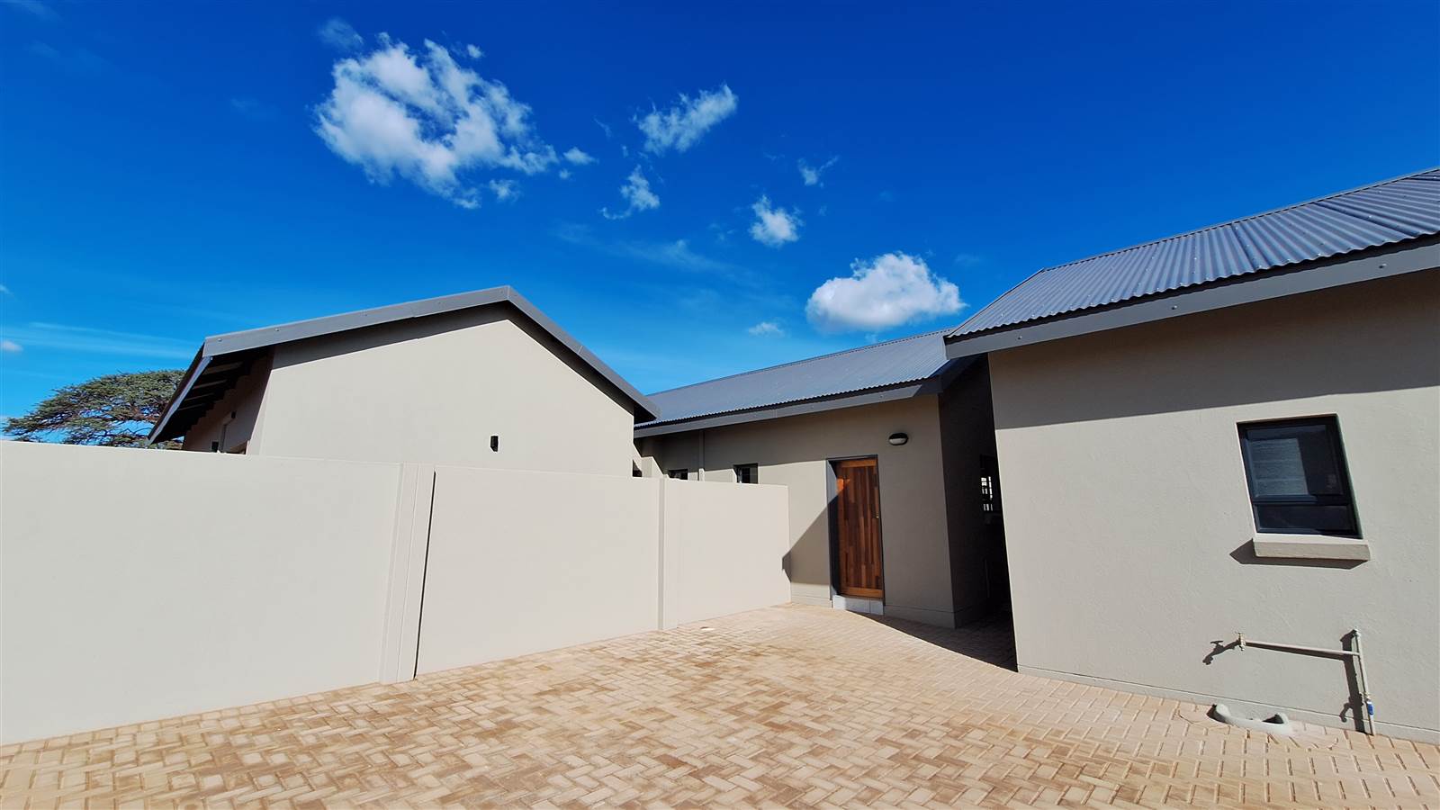 4 Bed House in Kathu photo number 2