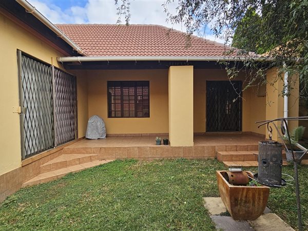 2 Bedroom Townhouse 2 Bedroom Townhouse