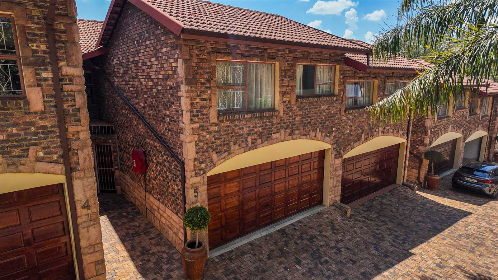 4 Bed Townhouse in Woodmead photo number 1