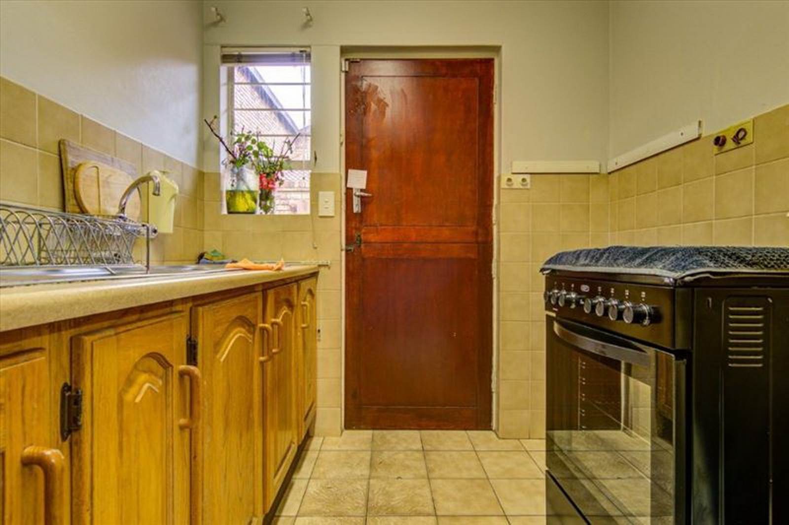 3 Bed Townhouse in Glen Marais photo number 17