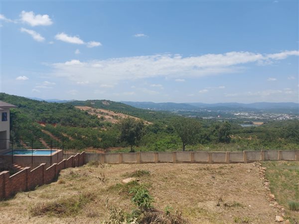 612 m² Land