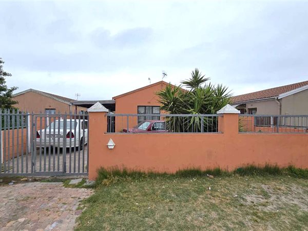 4 Bedroom House 4 Bedroom House