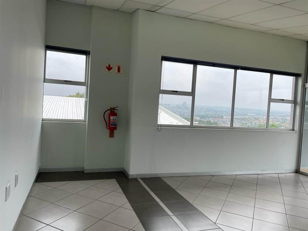 367  m² Commercial space in Kyalami photo number 24