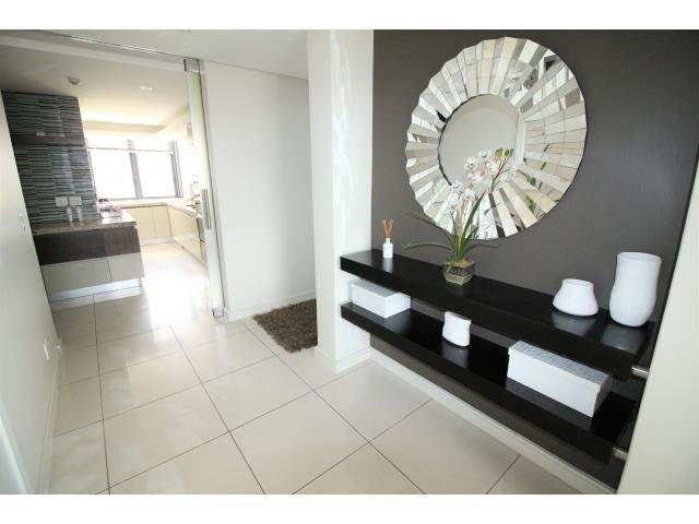2 Bed Apartment in Sandton City photo number 14