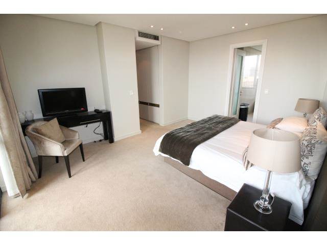 2 Bed Apartment in Sandton City photo number 21