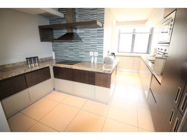 2 Bed Apartment in Sandton City photo number 15