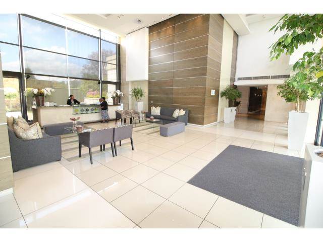 2 Bed Apartment in Sandton City photo number 4